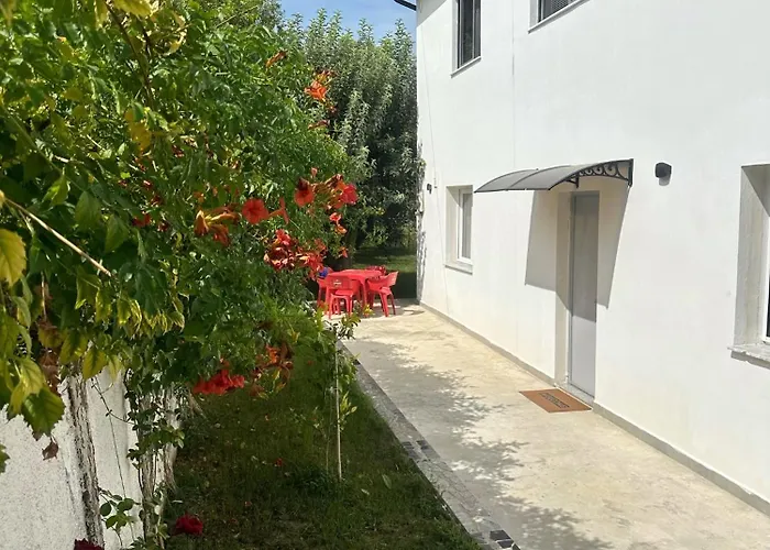 Lexhulo Room's Appartement Domje